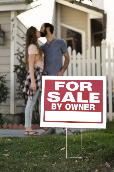 couple-moving-new-house